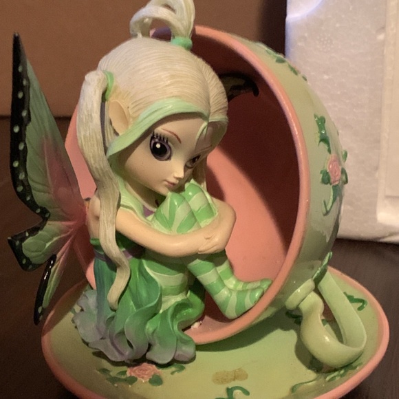 Teacup fairy Hamilton collection - Picture 4 of 6